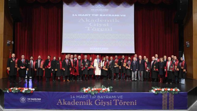 Atatürk Üniversitesinde Tıp Bayramı ve akademik giysi töreni coşkusu