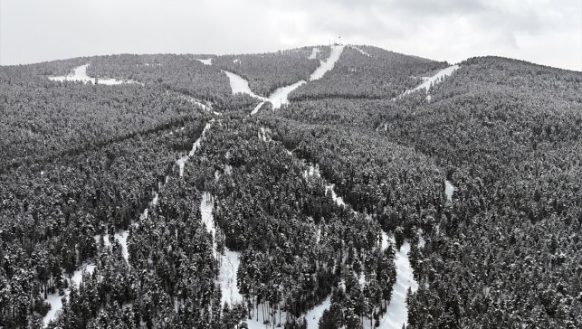 Kars'ta martta kayak keyfi sürüyor