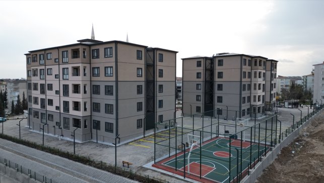 İş Bankası deprem bölgesindeki çalışanları için Adıyaman lojmanlarını tamamlayarak teslim etti