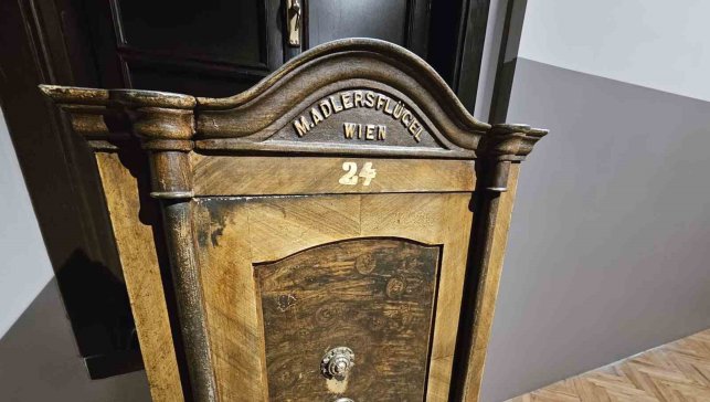 Elazığ Kent Müzesi'nde tarihi kasa geçmişin izlerini taşıyor