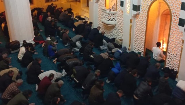 Hasköy'de Kadir Gecesi dualarla idrak edildi