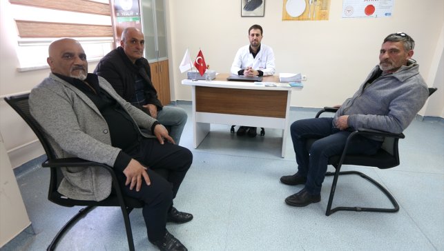 Uzun yıllar sigara içenler poliklinik desteğiyle bağımlılıktan kurtuluyor