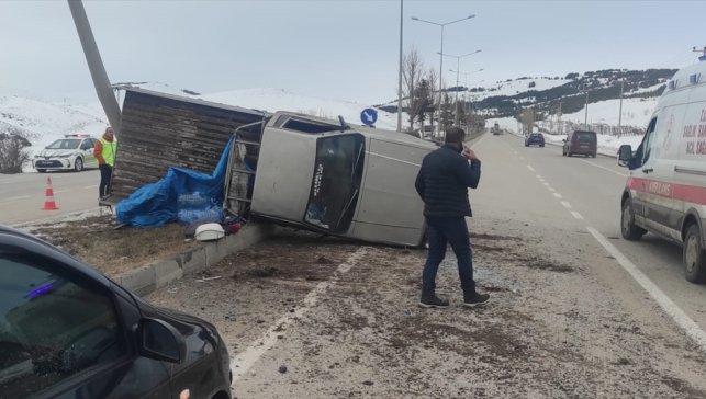 Erzurum'da otomobil ile pikap çarpıştı, 1 kişi öldü