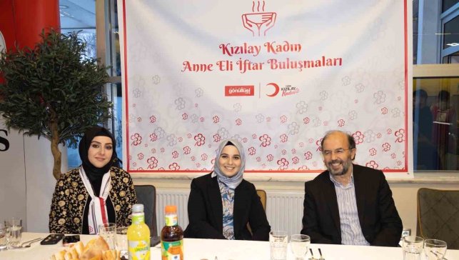 Kızılay Kadın'dan anlamlı iftar: Yetimler unutulmadı