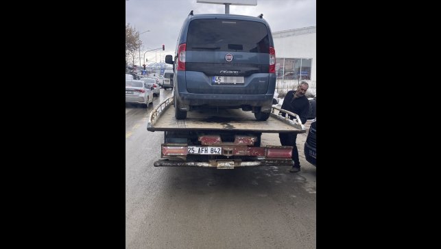 Erzurum'da polisin dur ihtarına uymayan sürücüye 200 bin lira ceza 