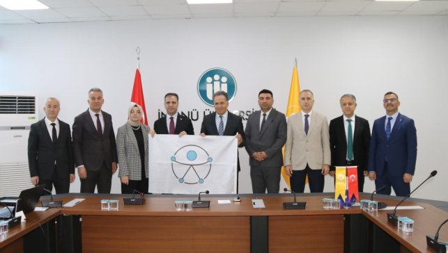 Malatya'da İnönü Üniversitesi Merkez Kütüphanesi'ne erişilebilirlik ödülü