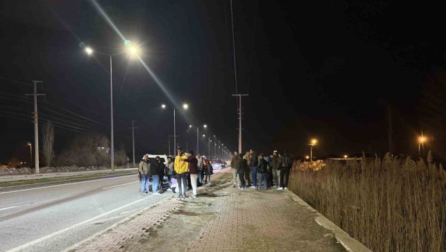 Iğdır'da otomobil sulama kanalına uçtu: Sürücü, kızı ve torunu son anda kurtuldu