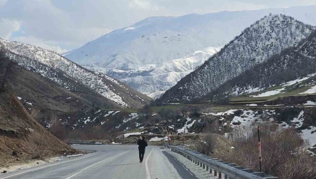 Tatvan ile Hizan arasındaki eşsiz manzaralar hayran bırakıyor
