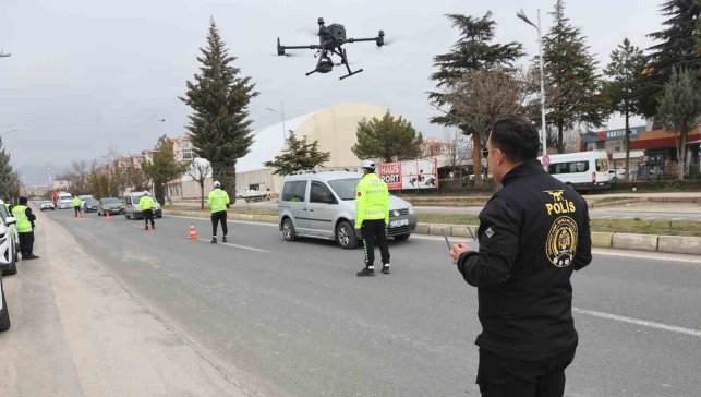 Elazığ'da dron destekli trafik uygulaması
