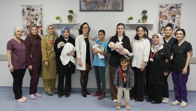 Malatya'da 750 gram doğan 3 bebek taburcu edildi
