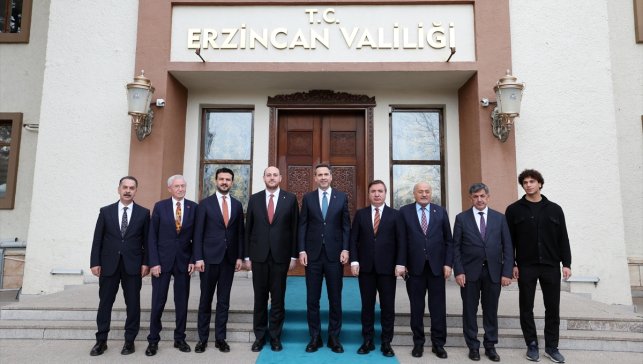 Bakan Bayraktar, AK Parti Erzincan İl Başkanlığı ziyaretinde konuştu: