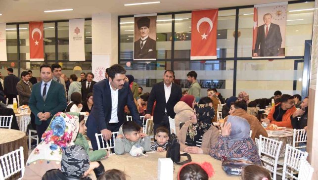 İpekyolu Kaymakamı Gilan vatandaşlarla iftar sofrasında buluştu
