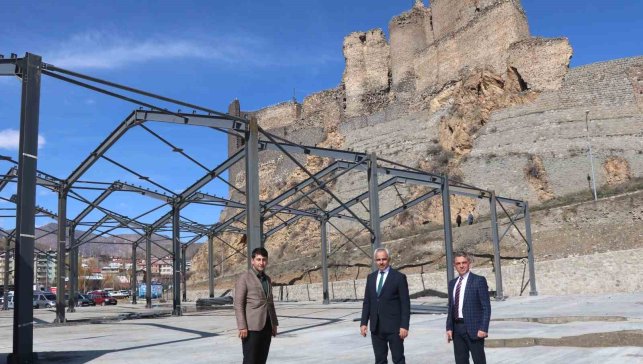 Oltu'da modern kapalı pazar yeri projesi devam ediyor