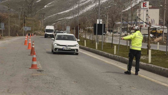 Bitlis'te bayram öncesi sıkı trafik denetimi