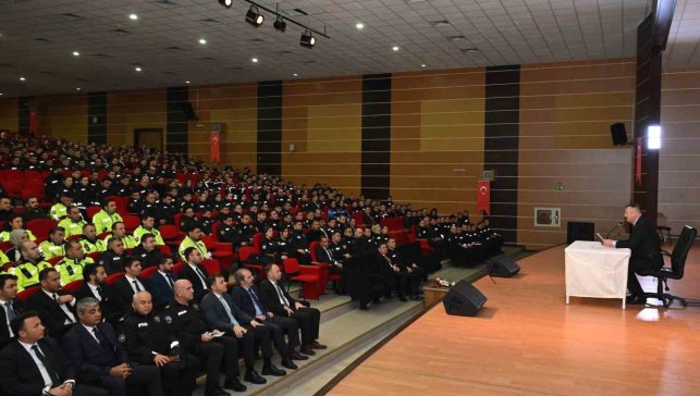 Erzincan Emniyet Müdürlüğü'nde bayram öncesi toplantı