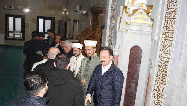 Malazgirt'te bayram namazı coşkusu