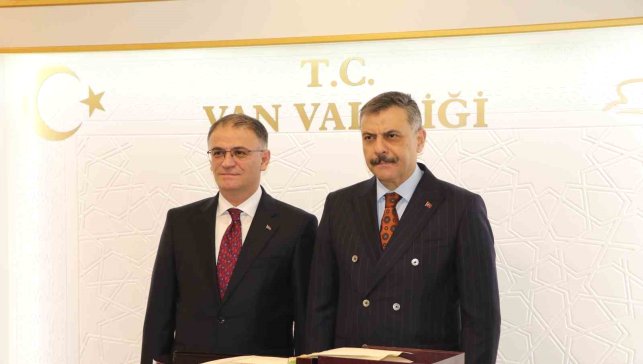 Bakan Çiftçi Van'da