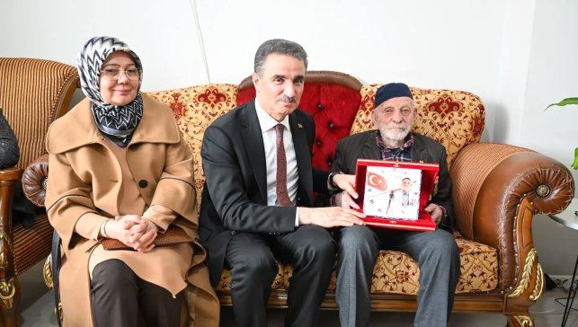 Vali Baruş'tan gaziye vefa