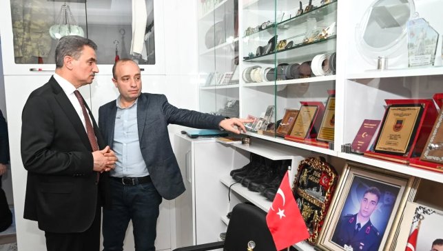 Şehit ailesine bayram ziyareti