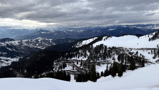 Ardahan'da kar ve sis ulaşımı olumsuz etkiliyor