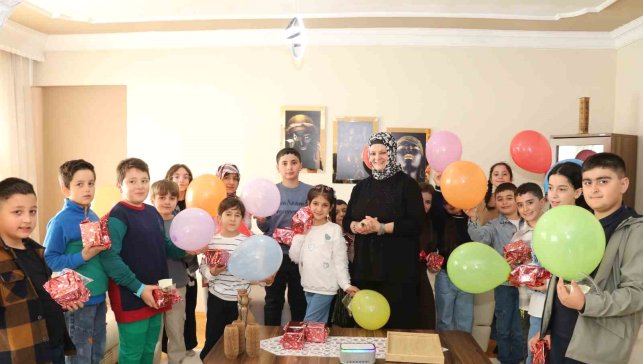 Çocuklara bayram tadında misafirlik