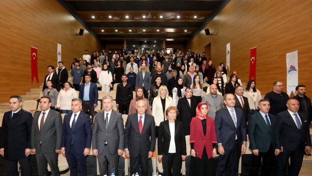 AİÇÜ’de hidrojen ekonomisinin iklim değişikliğiyle mücadeledeki rolü ele alındı