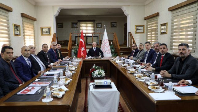 Ağrı Milli Eğitim Müdürü Kökrek, Doğubayazıt’ta okul yöneticileri ve öğretmenlerle eğitim gündemini değerlendirdi