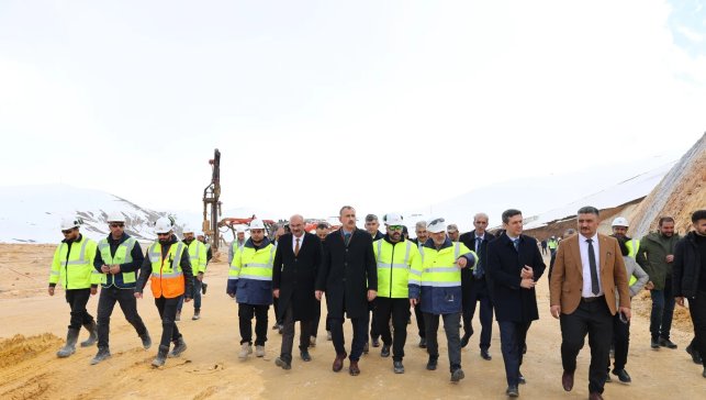 Vali Bozkurt Diyadin’de 3 kritik alanda inceleme yaptı: Balıkçılık, altın sahası ve jeotermal tarım