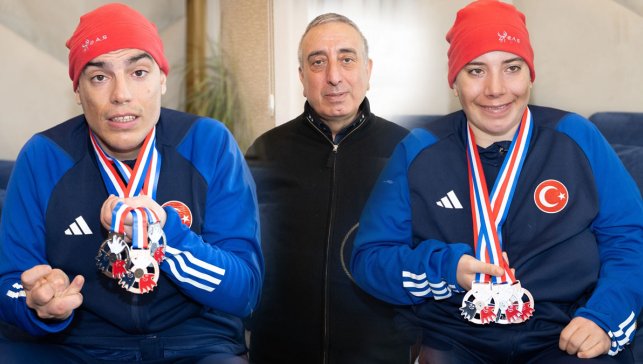 Babalarının desteğiyle zirveye çıkan otizmli ikiz milli kayakçılar uluslararası başarılar elde ediyor