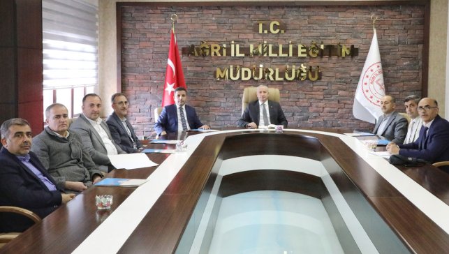 Ağrı’daki proje okullarında YKS hazırlıkları değerlendirildi, 12. sınıflar için destek çalışmaları öne çıktı