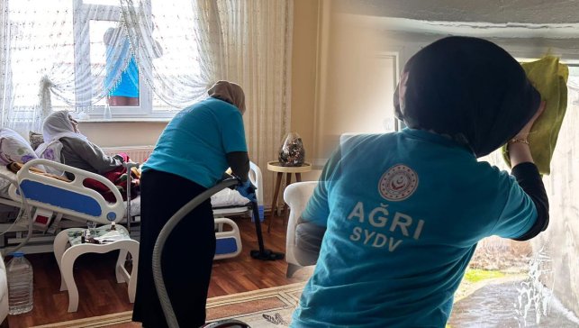 Ağrı’da Vefa Projesi ile 1.058 yaşlı, engelli ve kronik hastaya evde temizlik desteği sağlandı