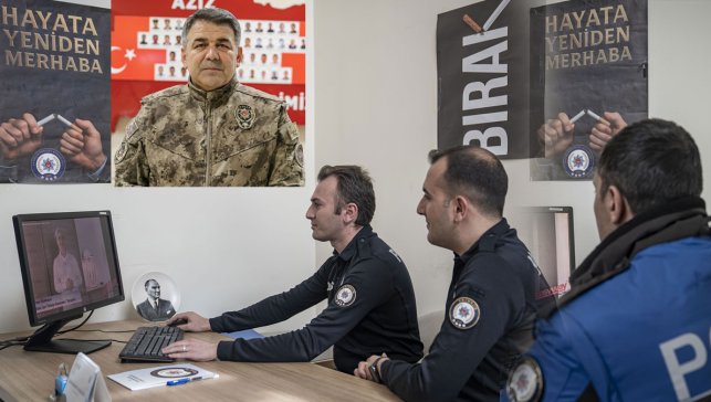 Erzurum’da 199 polis sigarayı bıraktı, emniyetin projesi sonuç verdi