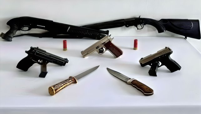 Erzurum’da 2 şüphelinin evinden neler çıktı? Silah operasyonunda gözaltılar var
