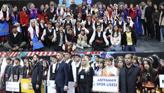 Ağrı Spor Lisesi, halk oyunlarında Doğu Anadolu bölge şampiyonu oldu
