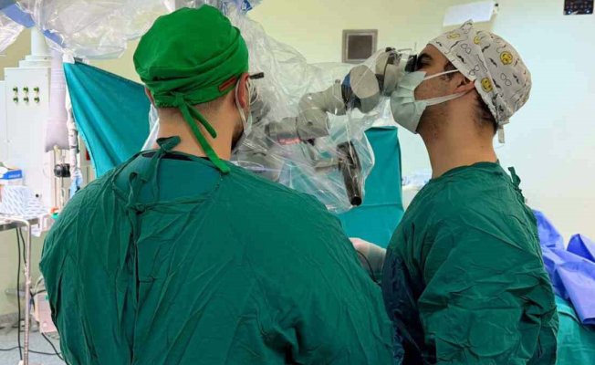 Ağrı'da bir haftada 3 ileri düzey beyin tümörü ameliyatı yapıldı, hastalar erken dönemde ayağa kalktı