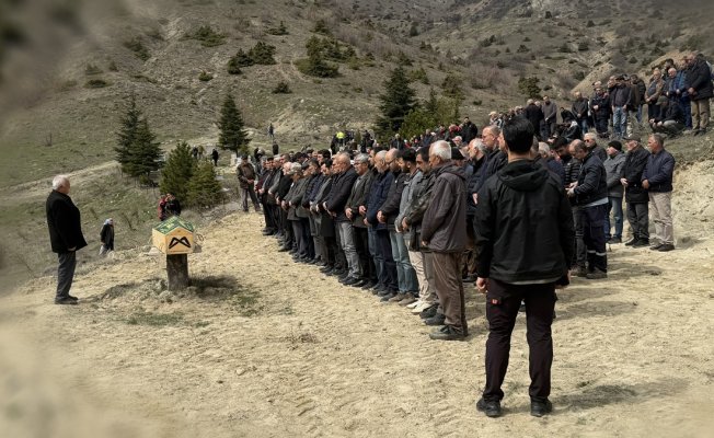 Servis minibüsü kazasında yaşamını yitiren maden işçisi Ali Yücel, Malatya'da toprağa verildi