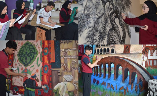 Muş'ta Güzel Sanatlar Lisesi Öğrencileri, Çizdikleri Resimlerle Okullarını Sanat Galerisine Dönüştürüyor