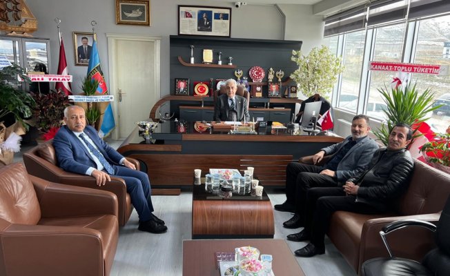 MHP Van İl Başkanı Salih Güngöralp, şoför esnafıyla Van'daki ulaşım sorunlarını görüştü