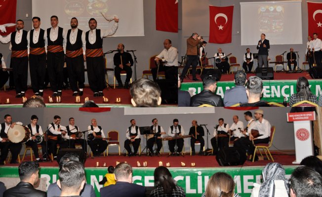 Bulanık'ta Düzenlenen Kürsübaşı Etkinliğinde Türküler Söylendi, Çaydaçıra ve Halaylar Geceye Renk Kattı