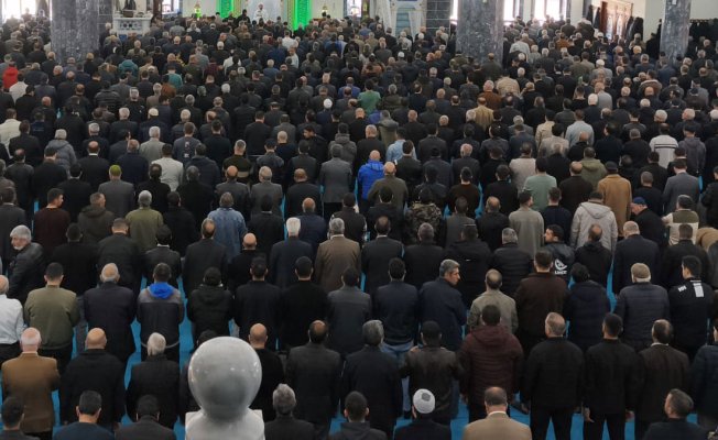 Kahramanmaraş'taki okul saldırısında ölen 9 kişi için Ağrı'da gıyabi cenaze namazı kılındı