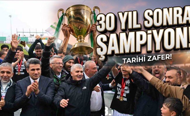 12 Bingölspor, 30 yıl sonra gelen şampiyonluk kupasını evinde kaldırdı