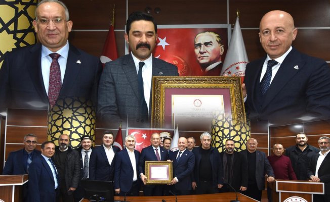 Ömer Madırlı mazbatasını aldı: Zor bir coğrafyadayız, bölgemiz için çalışacağız