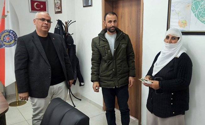 Muş'ta yolda bulduğu cüzdanı emniyete teslim etti, sahibi bulundu