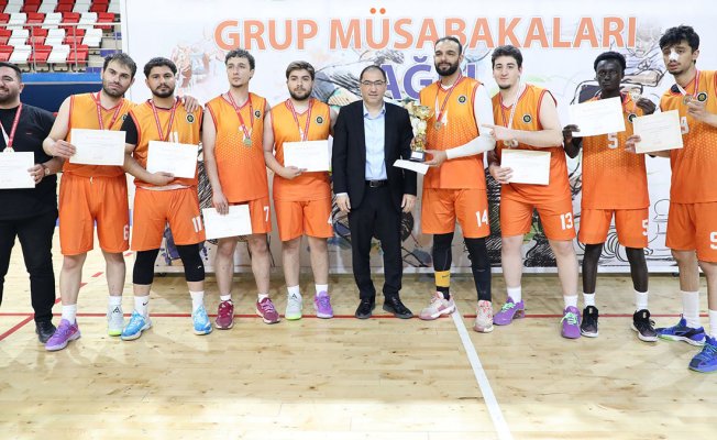 Ağrı'daki YURTLİG Erkek Basketbol Grup Müsabakalarında Malatya şampiyon oldu