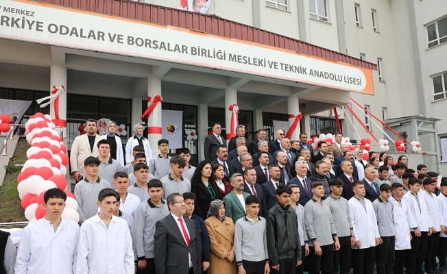 Ağrı'da TOBB Mesleki ve Teknik Anadolu Lisesi törenle açıldı