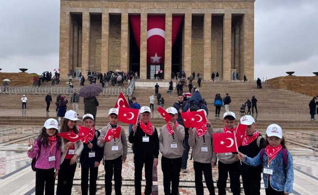 Diyadinli öğrenciler 23 Nisan'da Anıtkabir ve TBMM'yi ziyaret etti