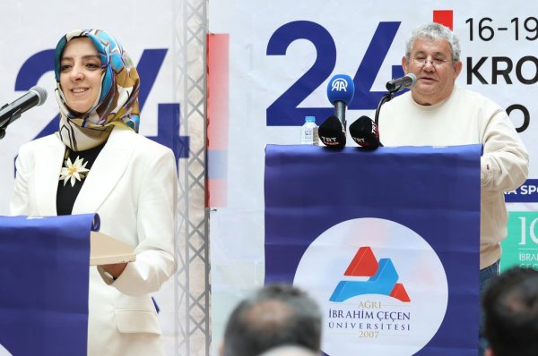 33 Üniversite, 95 Bilimsel Çalışma: AİÇÜ Ev Sahipliğinde 24. Kromatografi Kongresi İshak Paşa Sarayı'nda Başladı