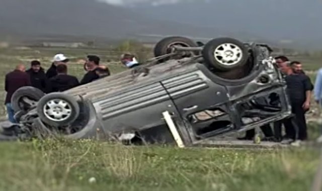 Doğubayazıt Girişinde TIR ile Ticari Araç Çarpıştı: 5 Kişi Yaralandı