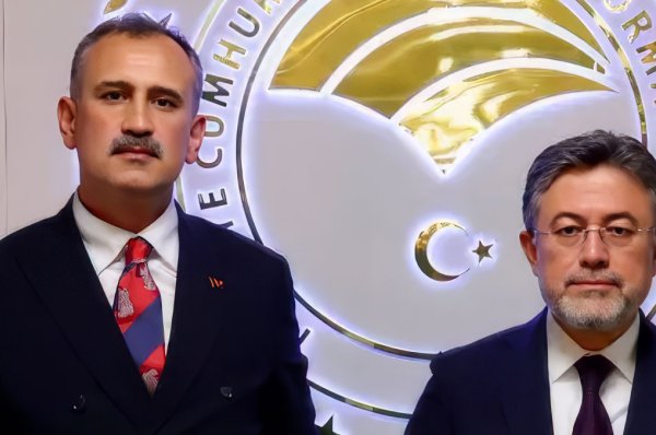 Ağrı Valisi Önder Bozkurt, Tarım Bakanı İbrahim Yumaklı ile Görüştü