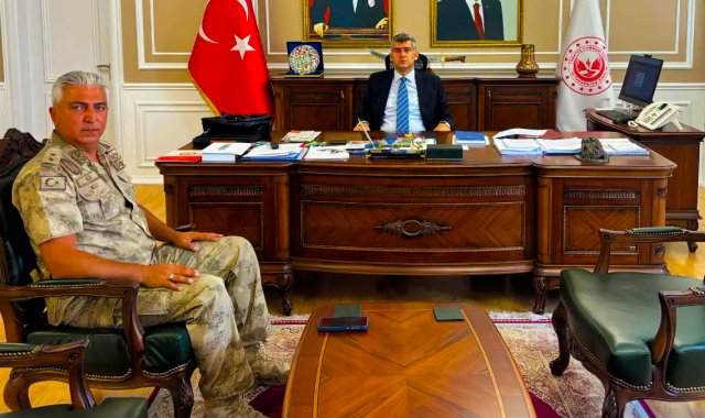 Diyadin'in Yeni Jandarma Komutanı Ali Akça'dan Kaymakam Furkan Korkusuz'a Ziyaret